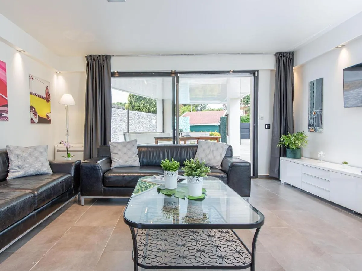 Holiday home Casa Moderna Con Piscina, Wi-Fi, Aa, Barbacoa Y Parking En Sant Pere Pescador - Es-89-73 Villa Spain