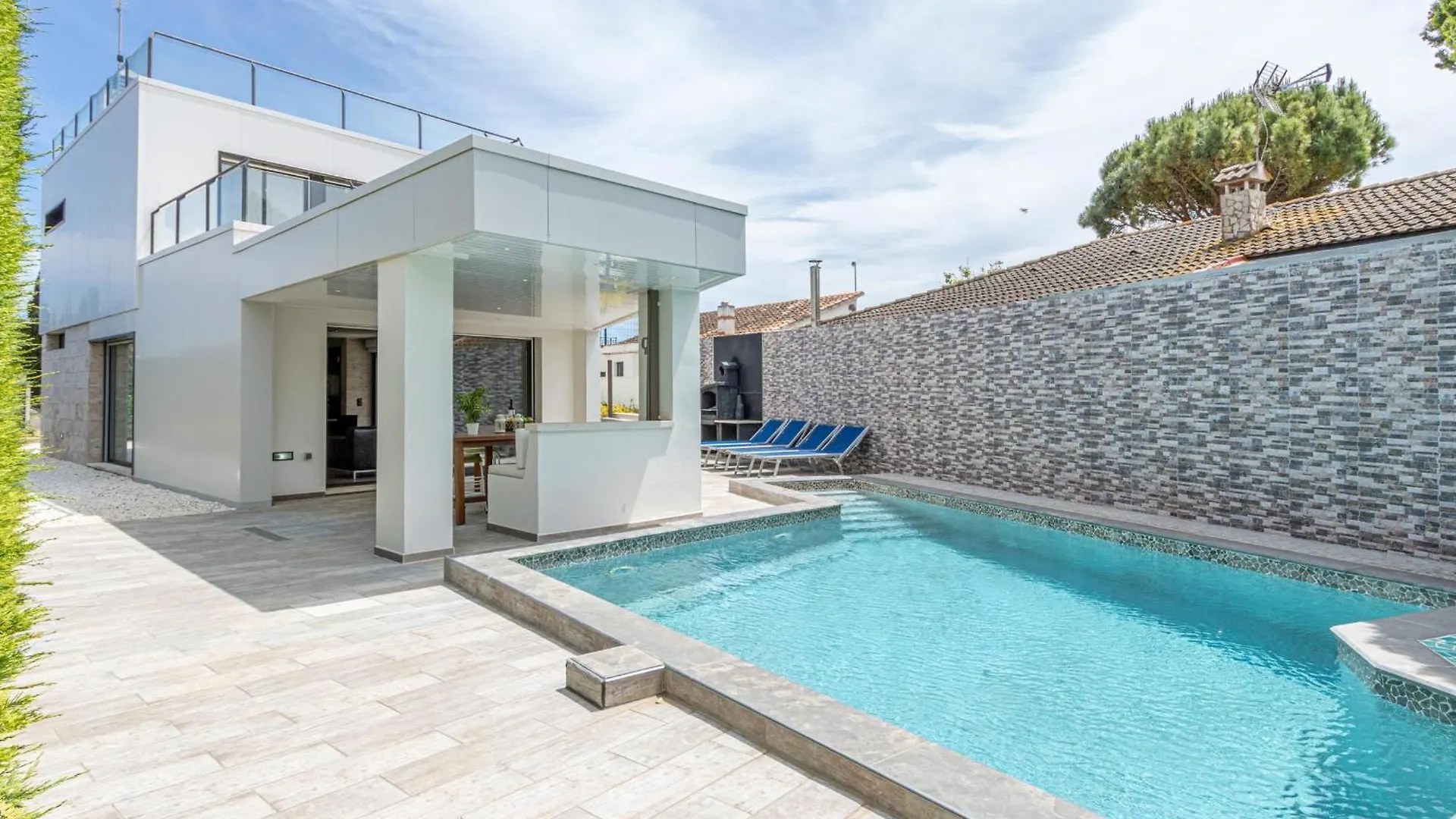 Casa Moderna Con Piscina, Wi-Fi, Aa, Barbacoa Y Parking En Sant Pere Pescador - Es-89-73 Villa
