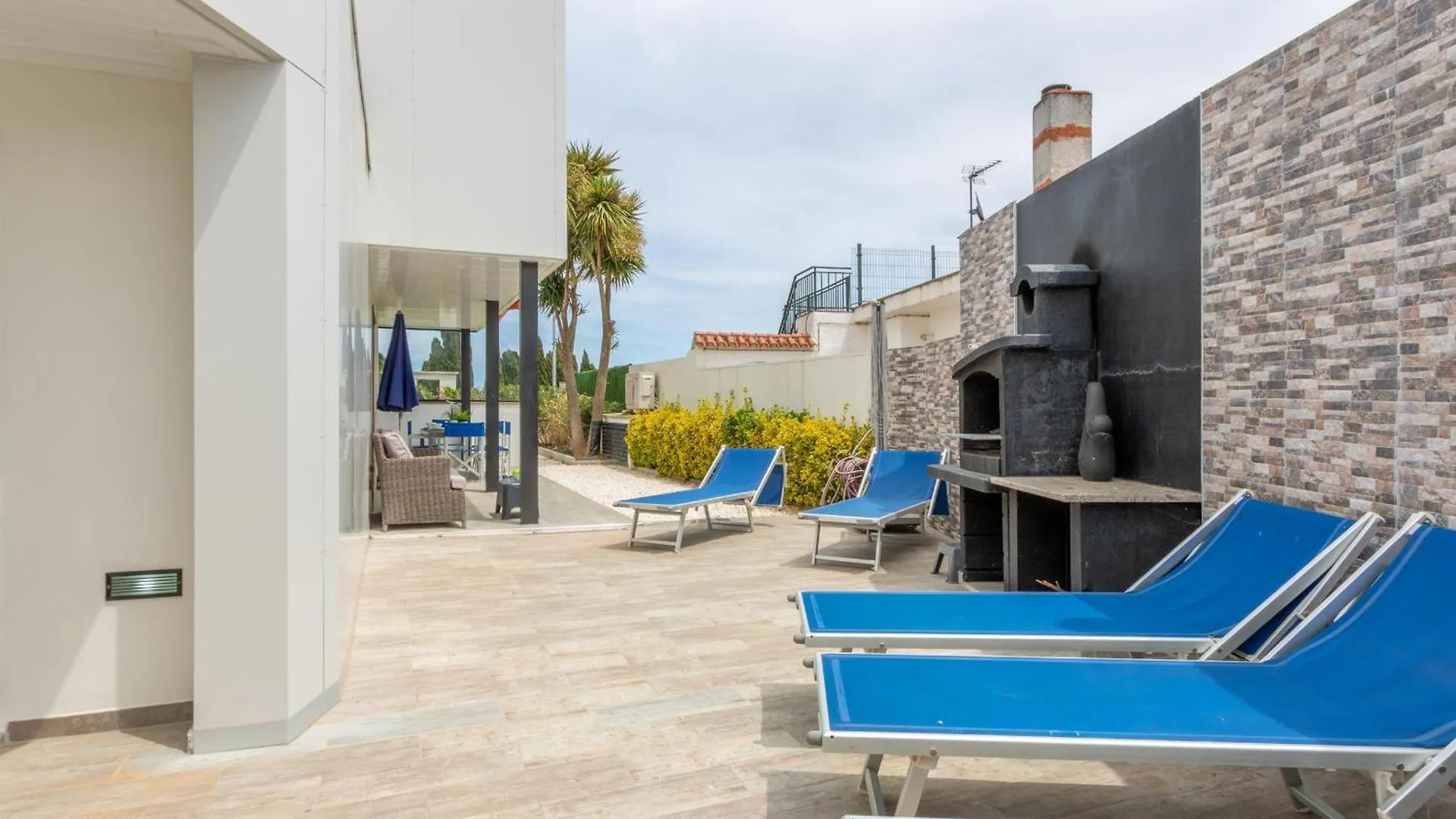 Casa Moderna Con Piscina, Wi-Fi, Aa, Barbacoa Y Parking En Sant Pere Pescador - Es-89-73 Villa Spain