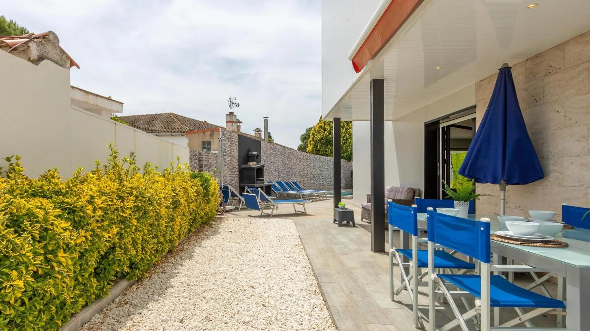 Casa Moderna Con Piscina, Wi-Fi, Aa, Barbacoa Y Parking En Sant Pere Pescador - Es-89-73 Villa 0*,  Spain