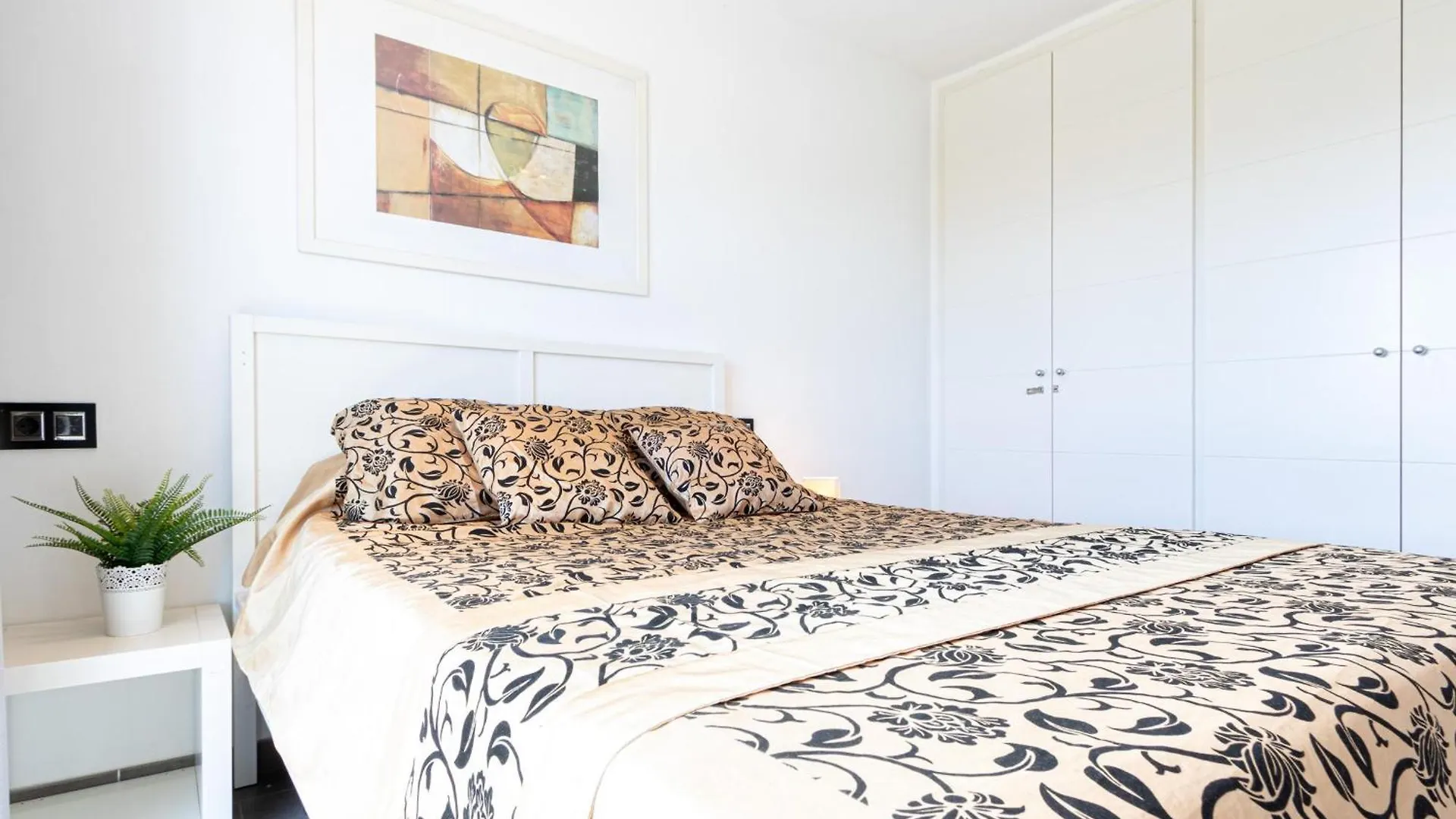 Holiday home Casa Moderna Con Piscina, Wi-Fi, Aa, Barbacoa Y Parking En Sant Pere Pescador - Es-89-73 Villa