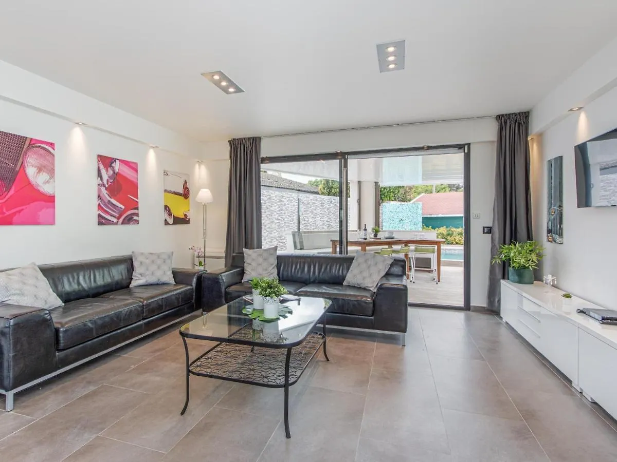 Prázdninový dům Vila Casa Moderna Con Piscina, Wi-Fi, Aa, Barbacoa Y Parking En Sant Pere Pescador - Es-89-73